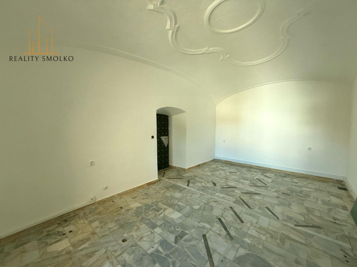 Exkluzívny prenájom kancelárskeho priestoru – historická budova, Hlavná ulica, Prešov – fotografia 3