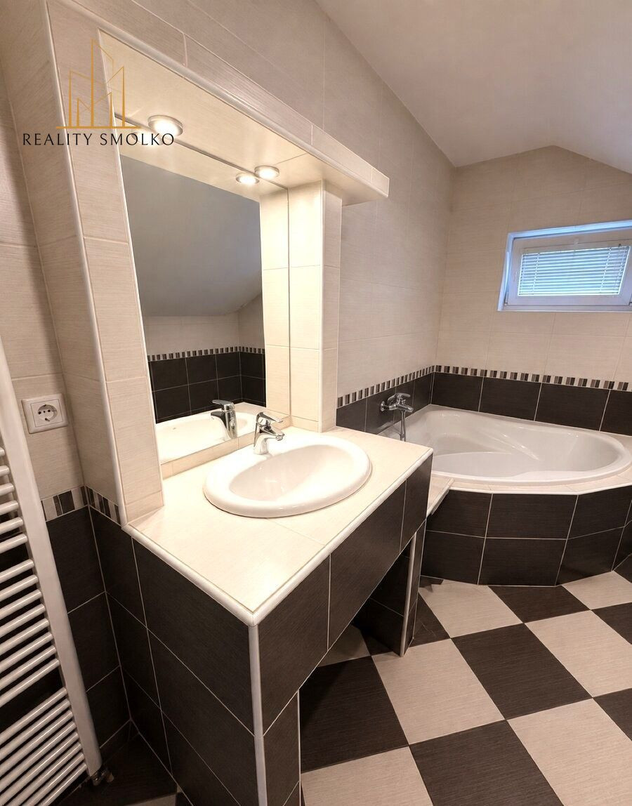 KOMFORT S VLASTNÝM BAZÉNOM 3-izbový byt v rodinnom dome (Prešov – Solivar) – fotografia 9