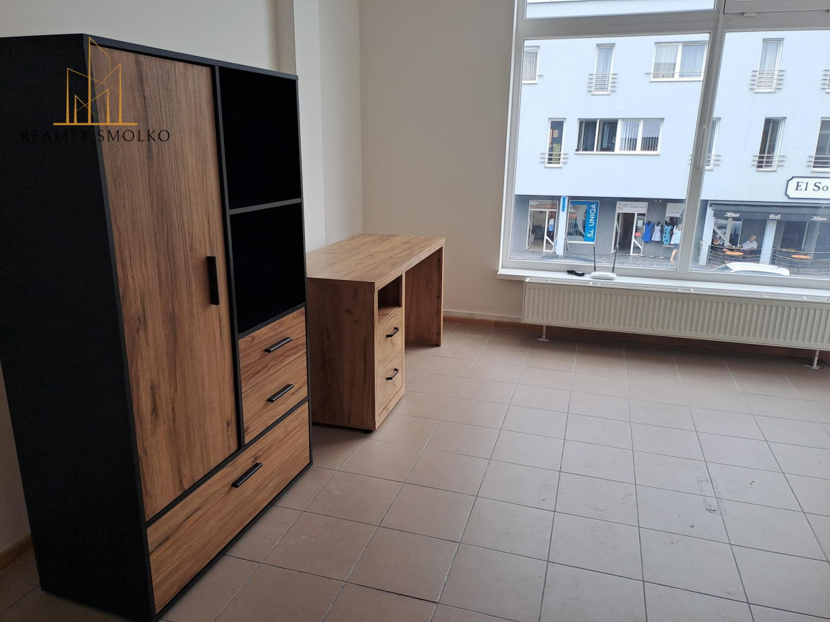 Kancelársky priestor v centre mesta Humenné – fotografia 1