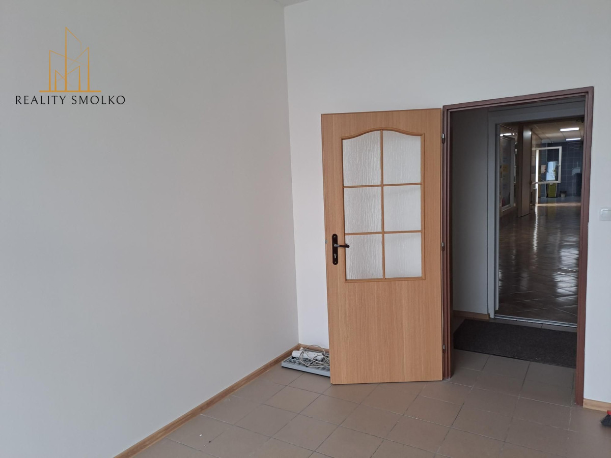 Kancelársky priestor v centre mesta Humenné – fotografia 3