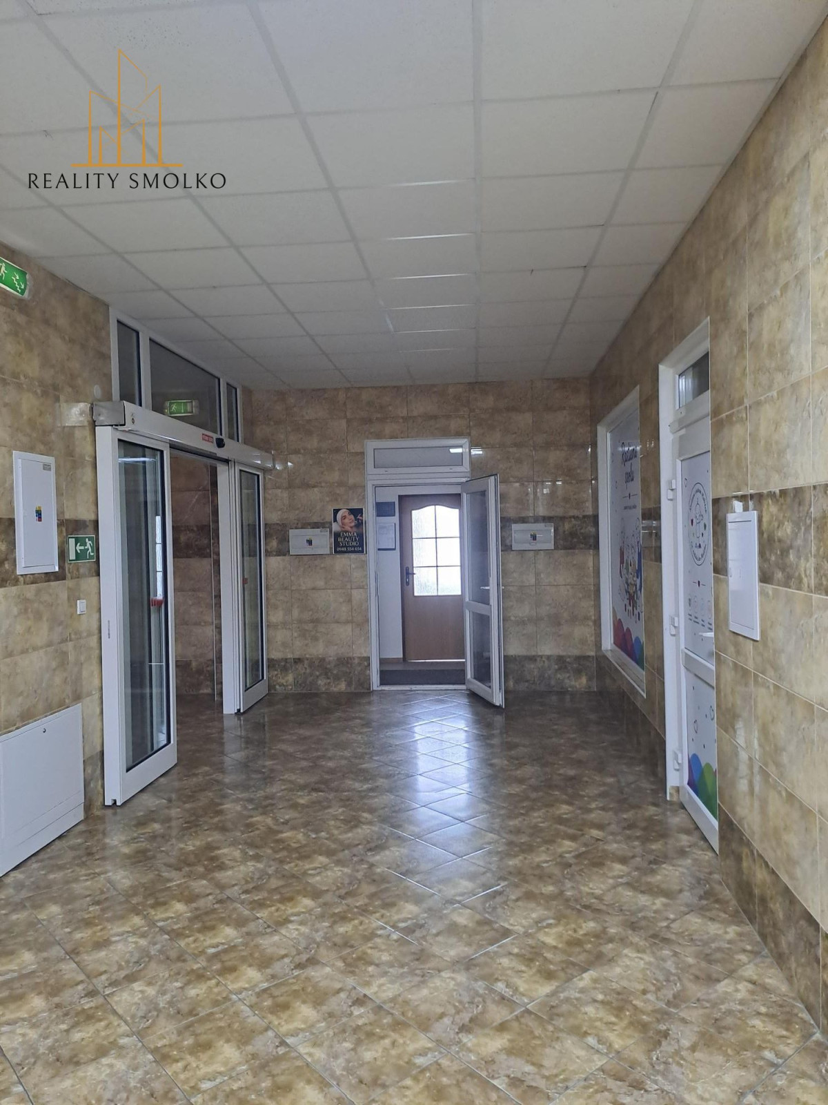 Kancelársky priestor v centre mesta Humenné – fotografia 6