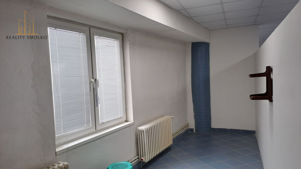 Obchodný priestor v centre mesta Humenné-prenájom – fotografia 4