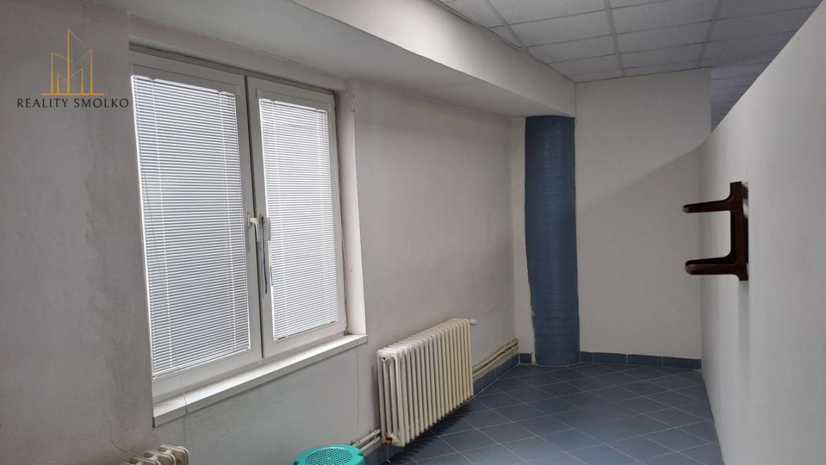 Obchodný priestor v centre mesta Humenné-prenájom – fotografia 6