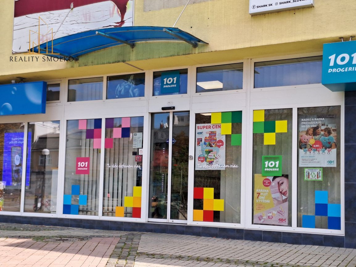 Na prenájom obchodný priestor v centre mesta Humenné. – fotografia 1