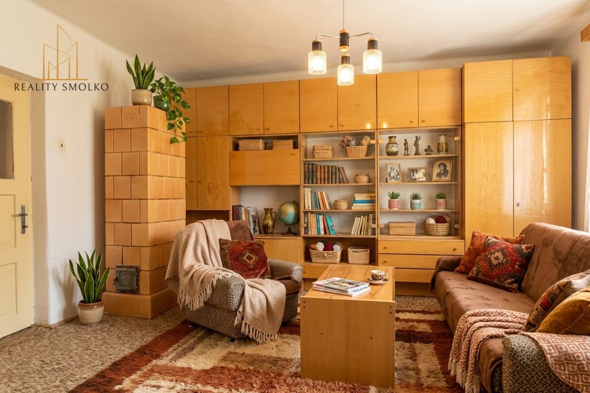 Na predaj - starší rodinný vidiecky dom v Miklušovciach – fotografia 4